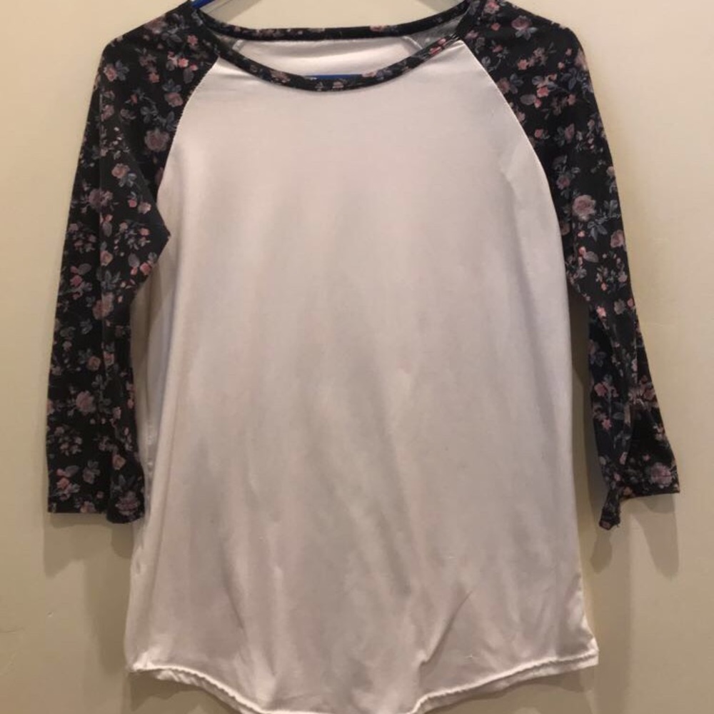3/4 sleeve floral shirt